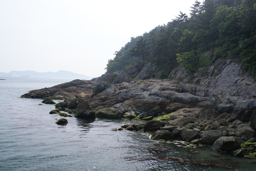 유구마을 해안 갯바위 자료사진